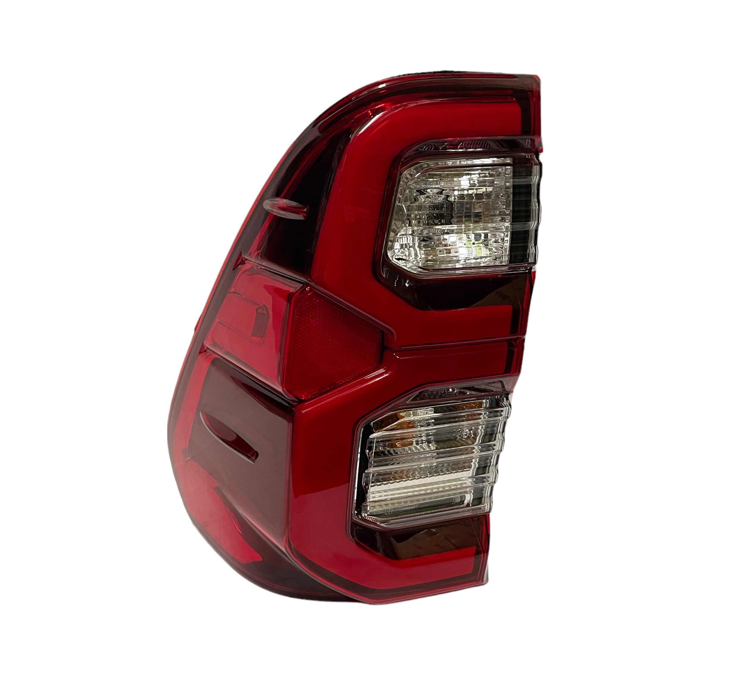 FARO TRASERO IZQ. LED C/FARO ANTINIEBLA -TYC-