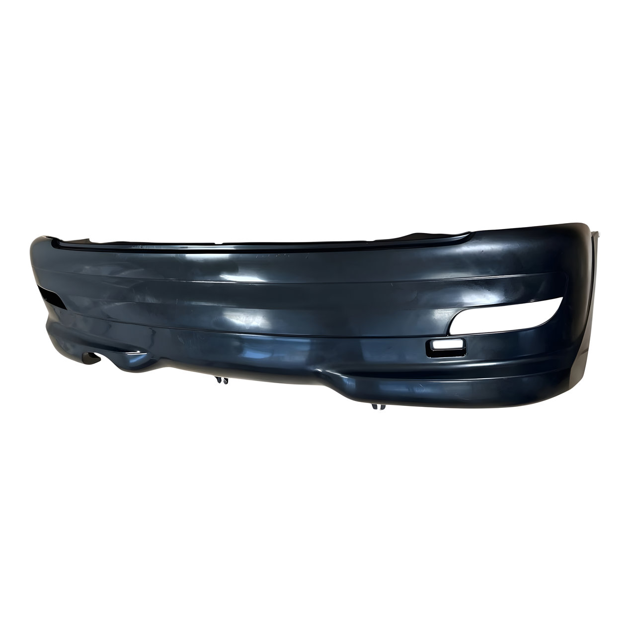 PARAGOLPE TRAS. NEGRO LISO C/MOLDURA C/AGUJ. GANCHO REMOLQUE