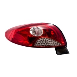 FARO TRASERO IZQ. MARCHA ATR�S CROMADA (SEDAN) -FITAM-