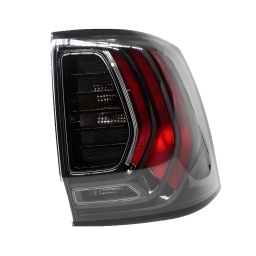 FARO TRASERO DER. (P21W) -TYC-